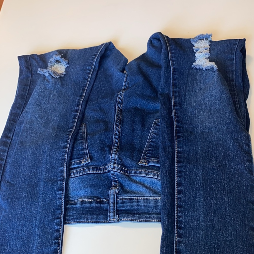 FASHIONNOVA Dark Blue Distressed Skinny Jeans - Picture 3 of 8